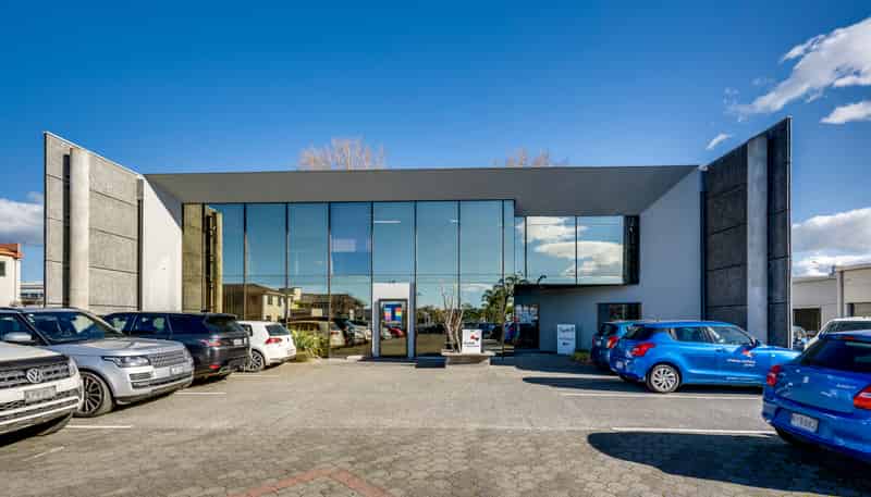 207 Avenue Road East, Hastings