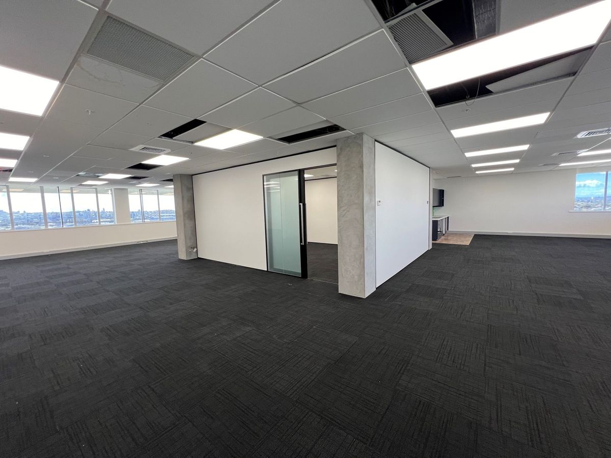 45 O'Rorke Road, Penrose: Prime Location, Refurbished Space - Més