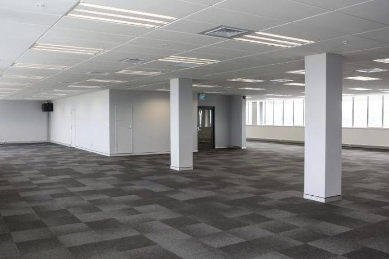 Modern Open Plan Office: Prime Connectivity - Vista 6