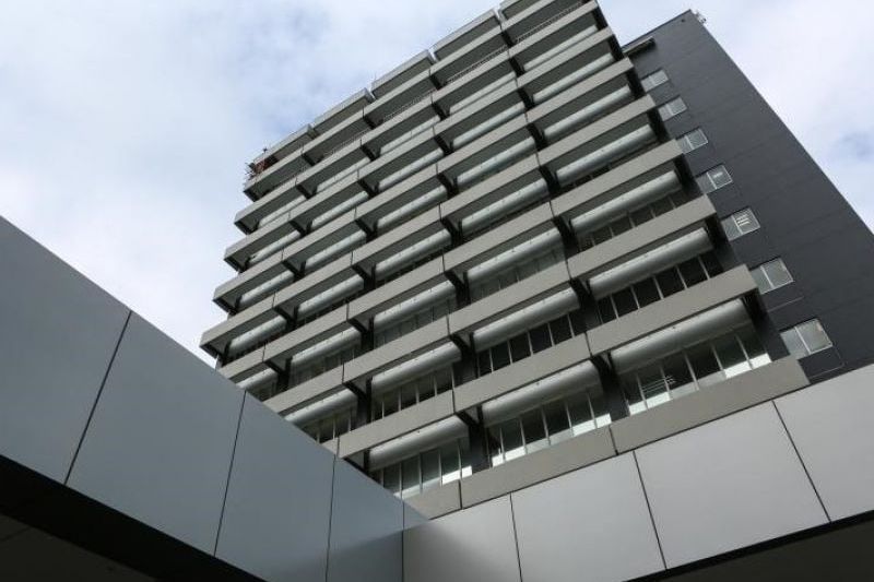 Modern Open Plan Office: Prime Connectivity - Vista 2