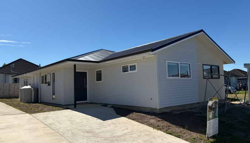 19 Clyde Crescent, Roslyn