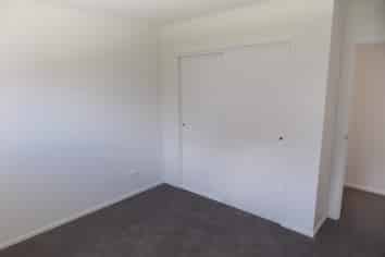 19 Clyde Crescent, Roslyn