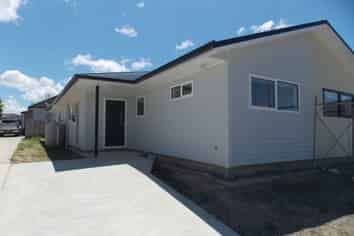 19 Clyde Crescent, Roslyn