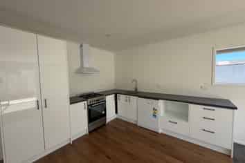 19 Clyde Crescent, Roslyn