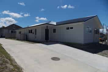 19 Clyde Crescent, Roslyn