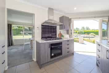 85 Glassworks Road, Newland