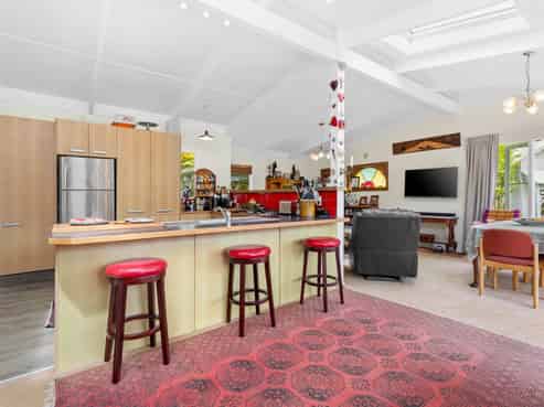 90 Lone Kauri Road, Karekare