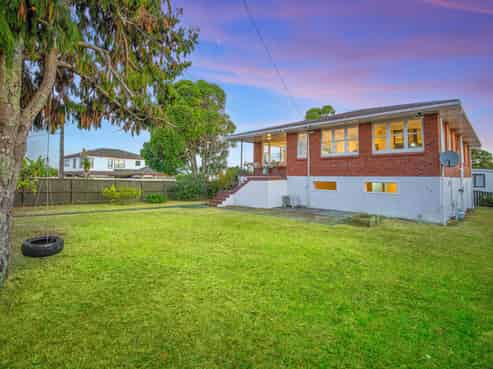 90 Golf Road, New Lynn