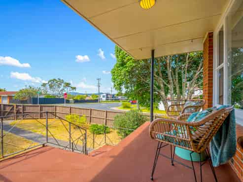 90 Golf Road, New Lynn