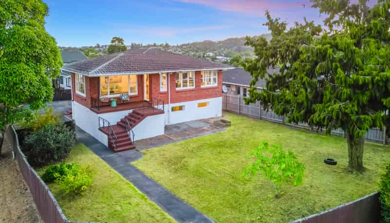 90 Golf Road, New Lynn