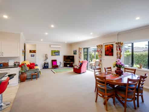 18 Portland Place, Poraiti