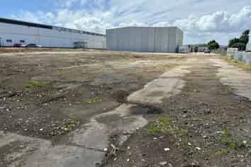 Prime Industrial Yard Opportunity – 3,778m² Secure Site