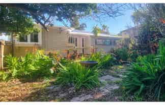 214 East Coast Road, Forrest Hill