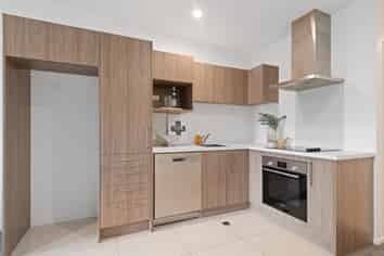 1/85 Stanmore Road, Linwood