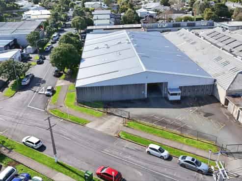 Morningside - 2000sqm warehouse with yard