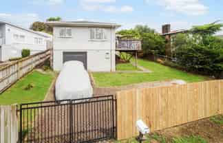 13 Vandeleur Avenue, Birkdale