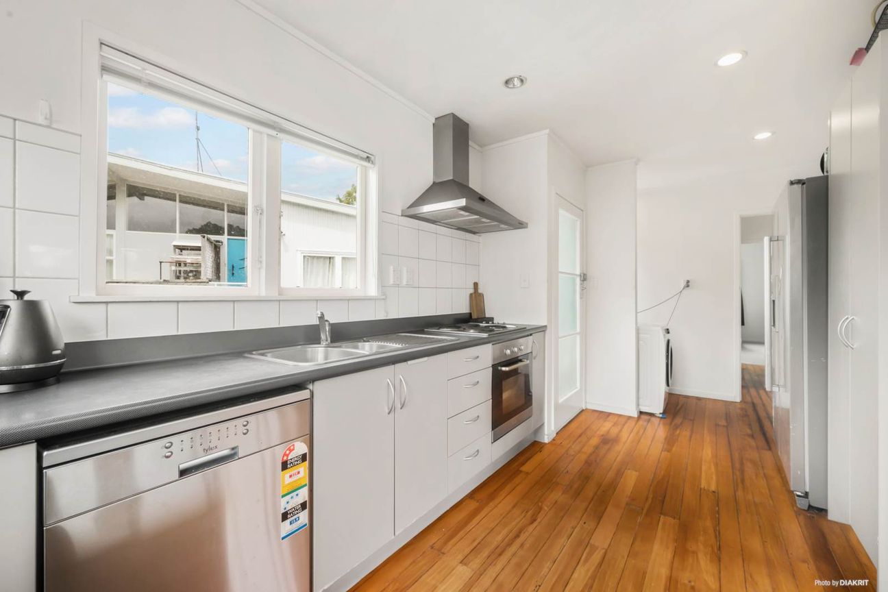 PRICE REDUCED: MAKE AN OFFER - Bild 4