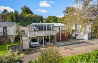 2/6 Makora Road, Massey