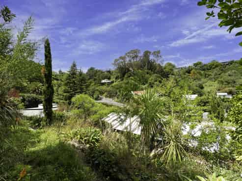 34E Main Street, Bluff Hill
