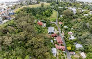 34E Main Street, Bluff Hill