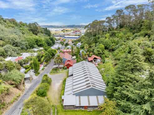 34E Main Street, Bluff Hill