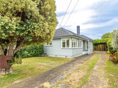 22 Selwyn Crescent, College Estate