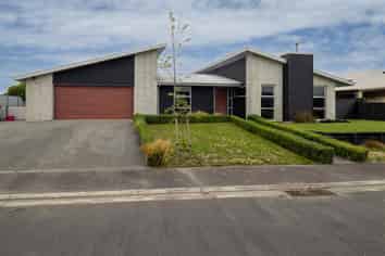  14 Torbay Avenue, Huntingdon