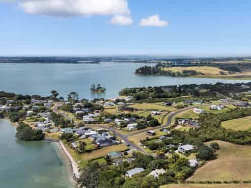 40A  Sergeant Road, Awhitu