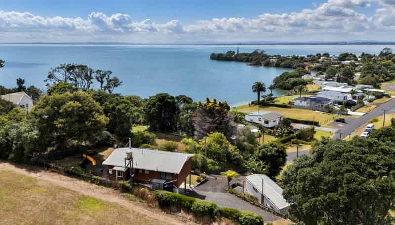 40A  Sergeant Road, Awhitu