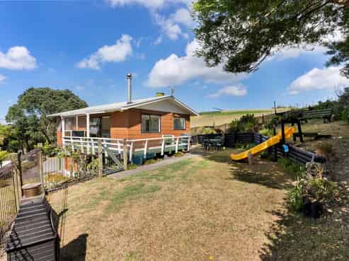 40A  Sergeant Road, Awhitu