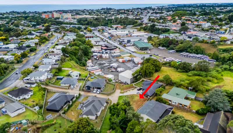8 Westwill Way, Westown