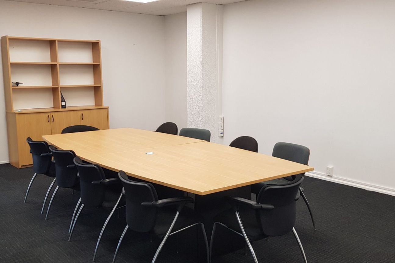 Cost-Effective Office with Fit-Out - Altro