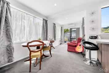 18 Biddle Crescent, Taita