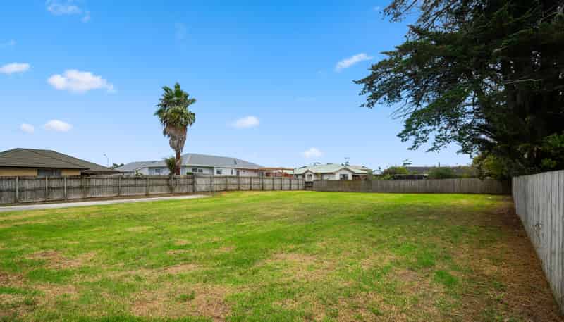 12 and 14 Aitkenhead Court, Parakai, Helensville