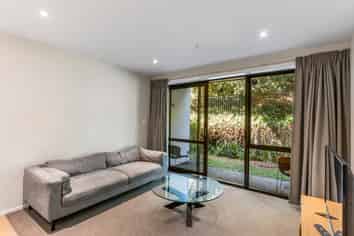G04/69E Hall Avenue, Mangere