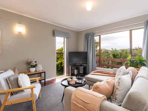 6A Stella Grove, Newlands