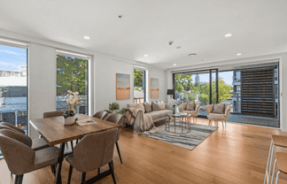 210/10 Lion Place, Epsom