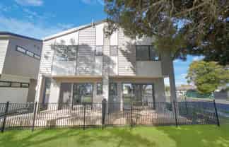  2/32 Sunlands Drive, Manurewa