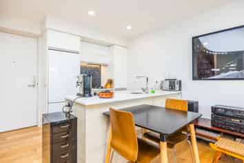 Level 4/10 Lion Place, Epsom