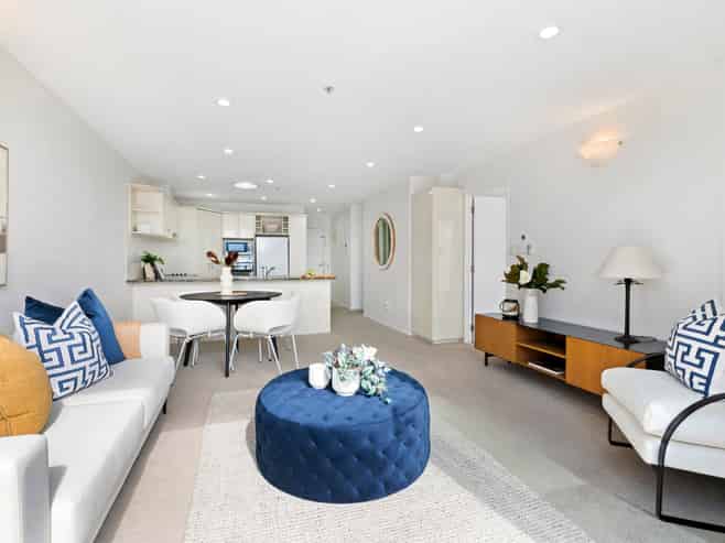5H/175 Hurstmere Road, Takapuna