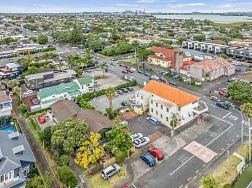 402 - 408 Lake Road, Takapuna