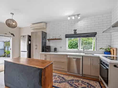 140 Awaroa Road, Helensville