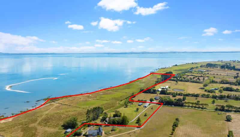 313 Seagrove Road, Waiau Pa