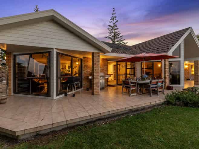313 Seagrove Road, Waiau Pa