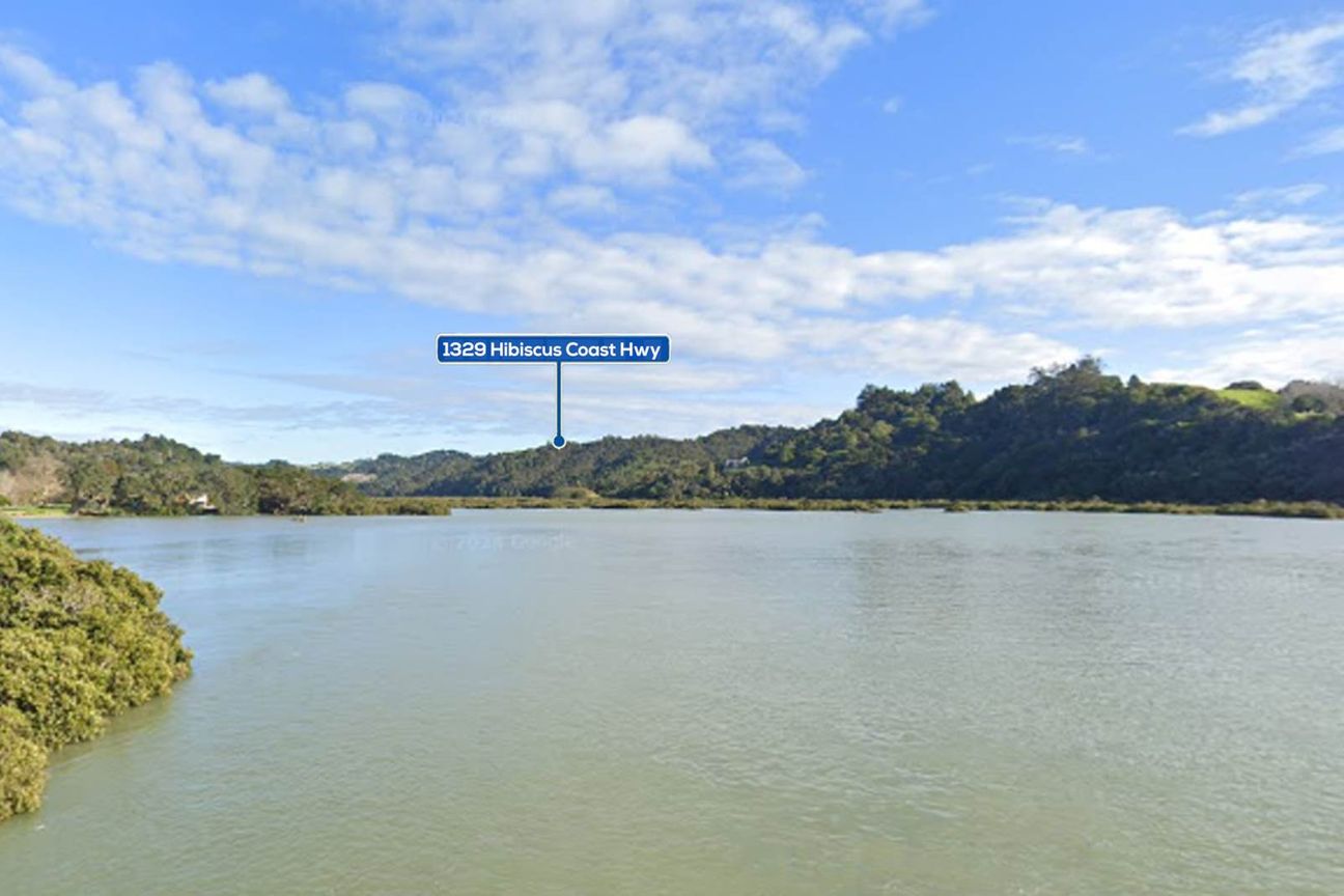 Unrivaled Coastal Gem - Ultimate Paradise Awaits - View 4