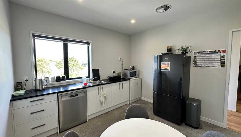 2/195 Universal Drive, Henderson