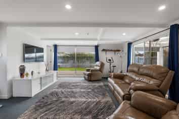 59 Patu-kukupa Street, Manaia