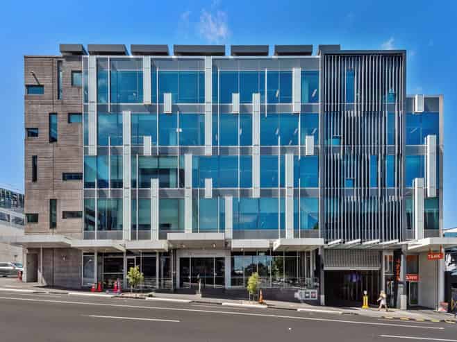 SUSTAINABLE DYNAMIC OFFICE
