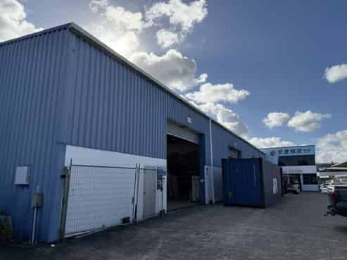 Prime industrial property in Airport Oaks