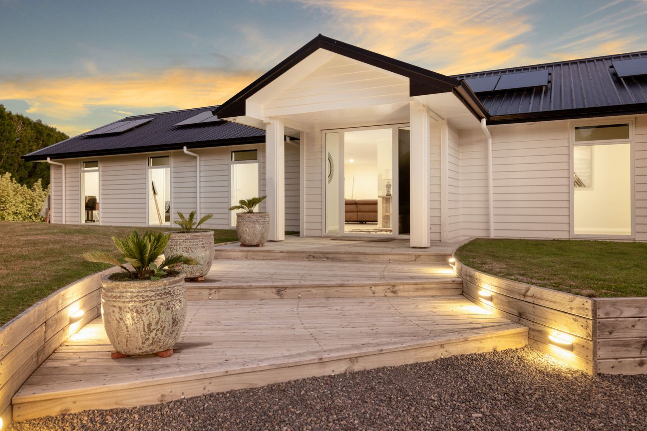 Near New Masterpiece Powered by the Sun - Vista 6